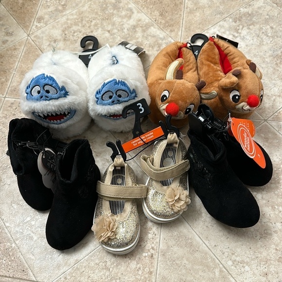 Other - Baby Girl Shoe Lot size 3,4